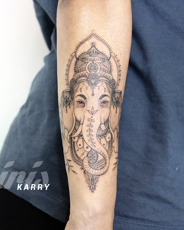 KARRY – Iris Tattoo